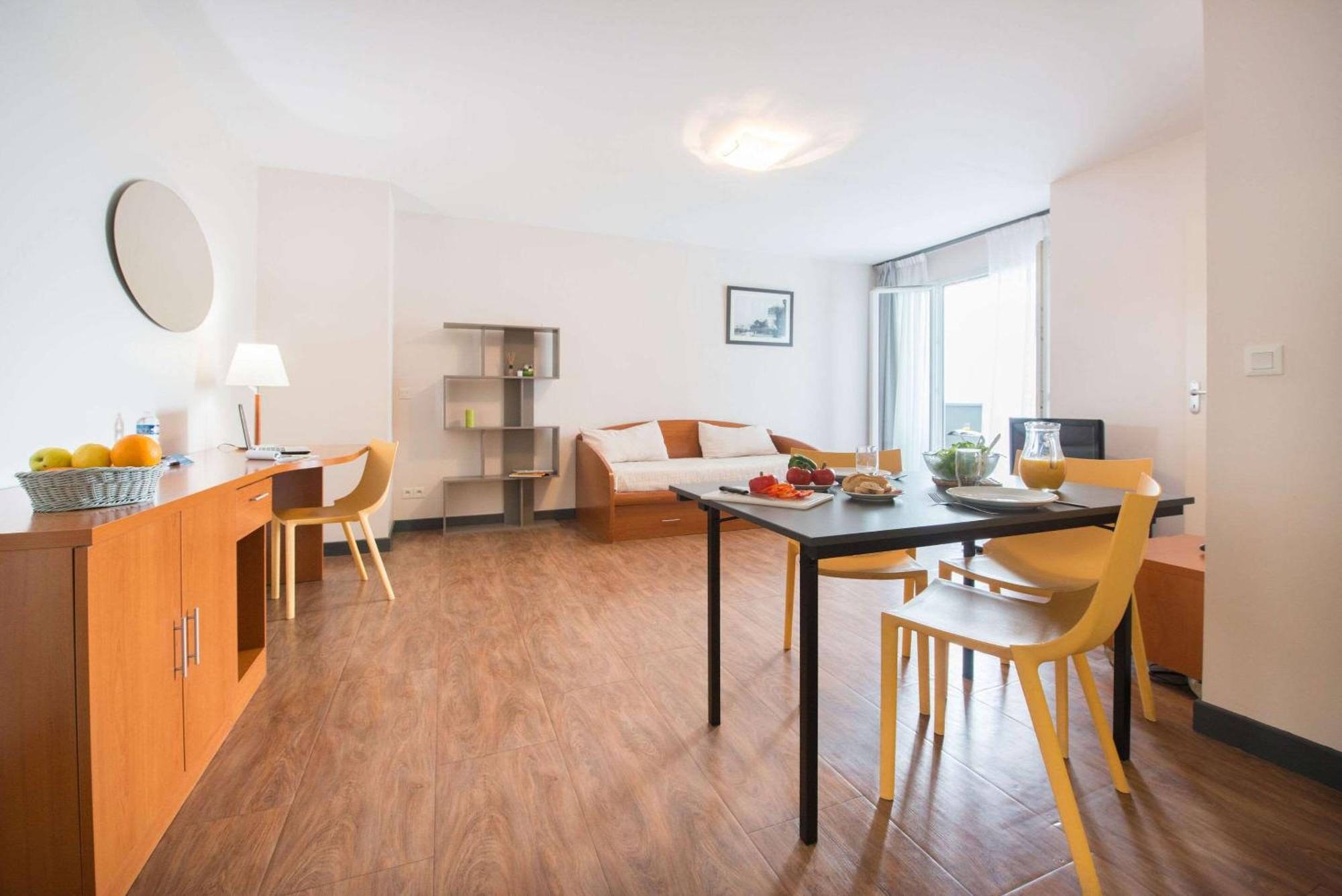 Superior One-Bedroom Apartment