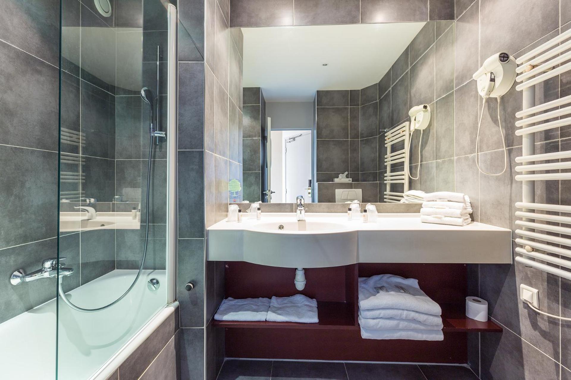 Comfort Double or Twin Room Swimming pool Access Balcony or Terrace