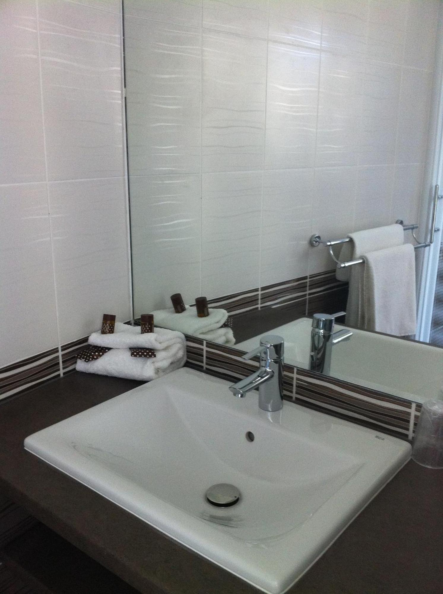 Chambre Familiale (2 Adultes + 1 Enfant)