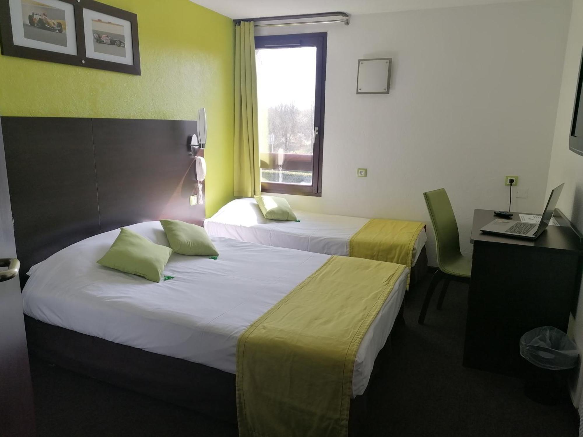 Chambre Triple avec 1 Lit Double et 1 Lit Simple