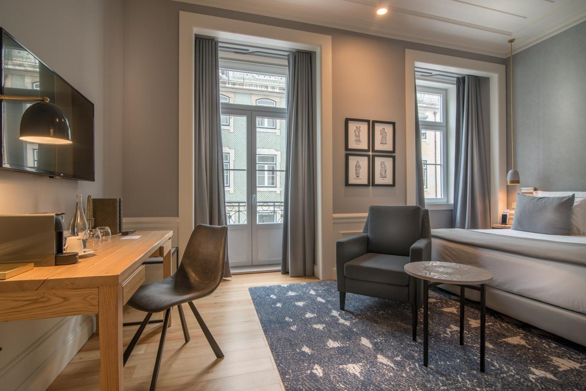 Deluxe Double or Twin Room City View