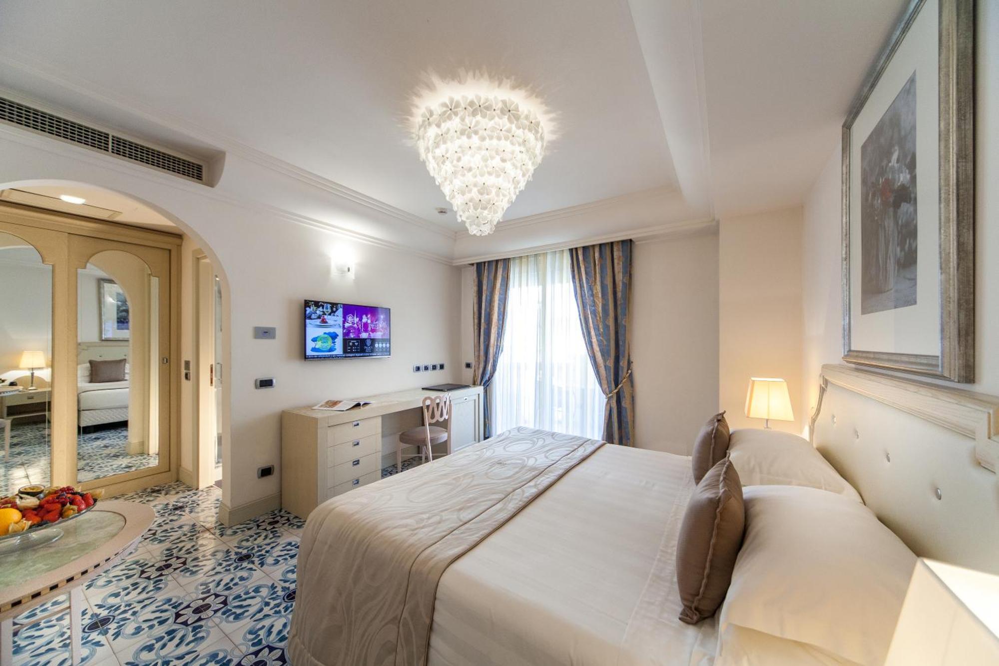Classic Double or Twin Room Sea View