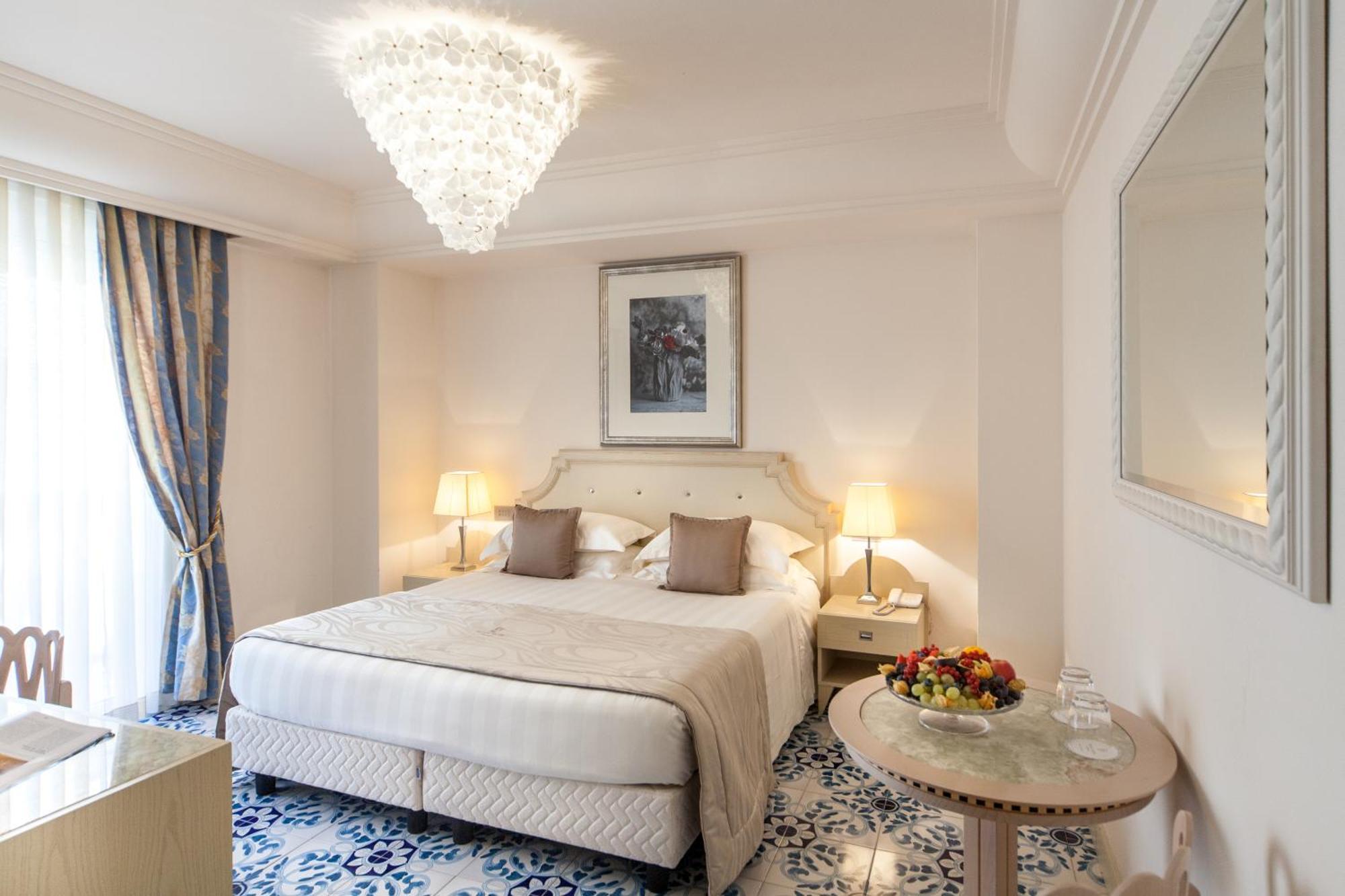 Deluxe Double or Twin Room Sea View