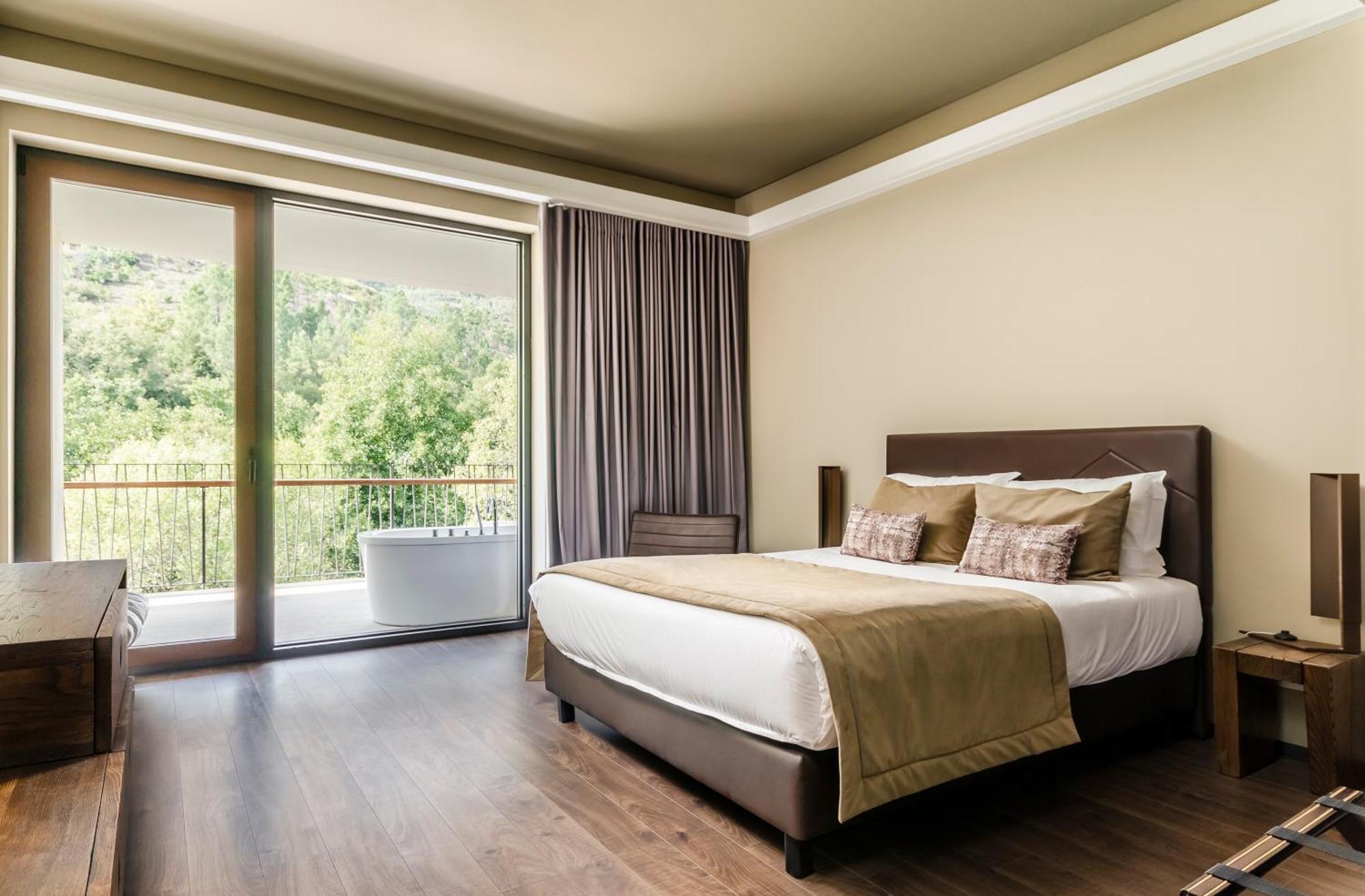 One-Bedroom King Suite Spa Bath