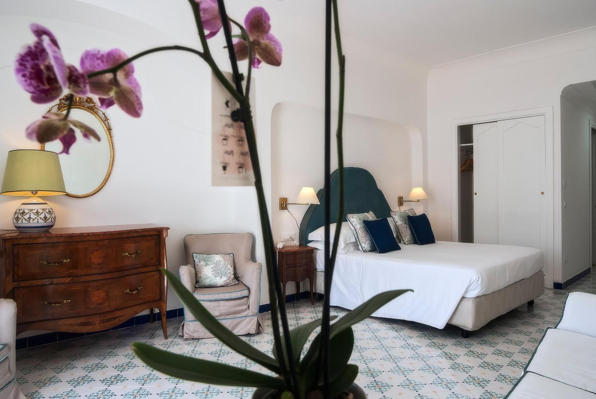 Deluxe Double Room Side Sea View