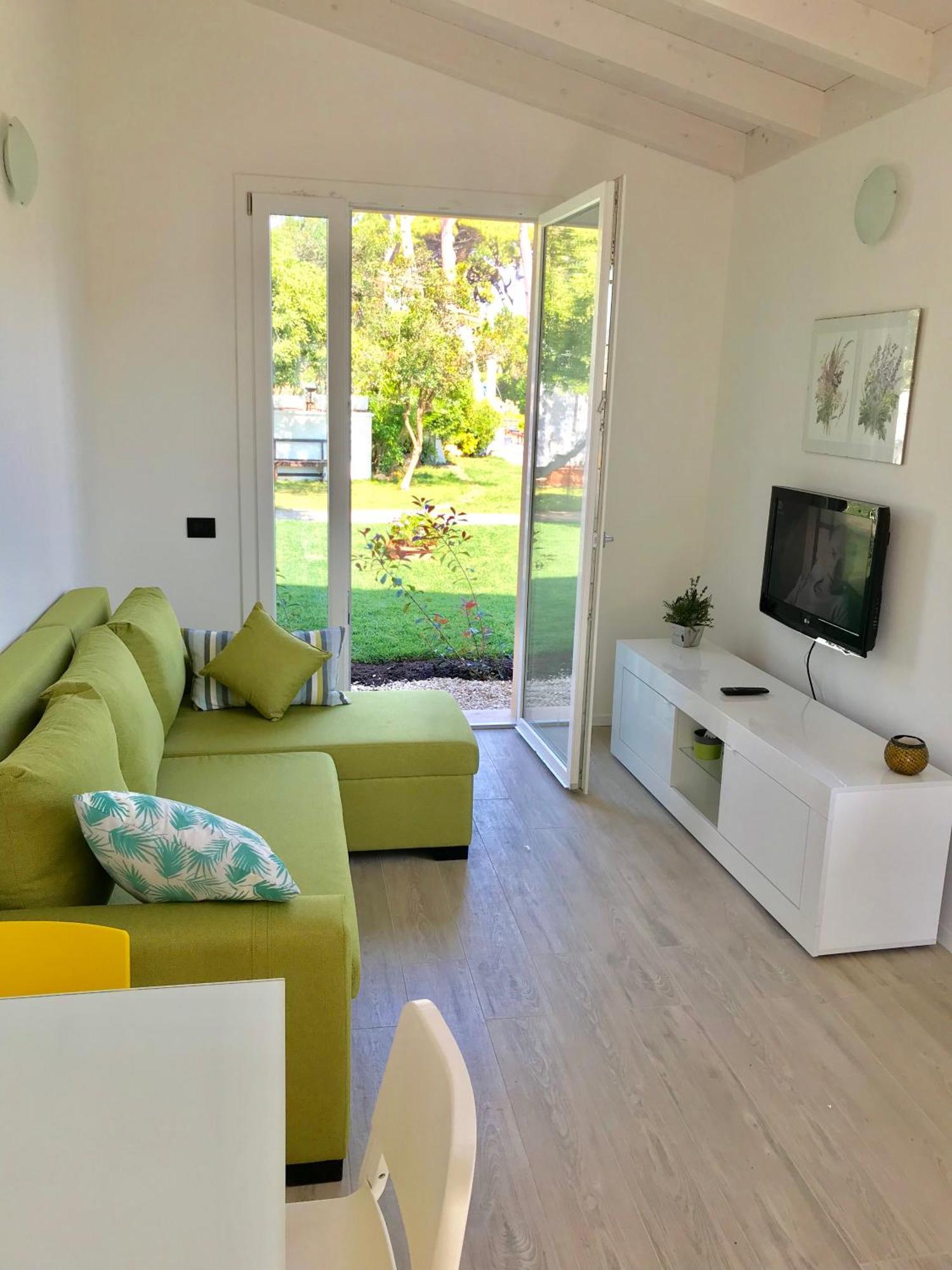 One-Bedroom House,785804301:JPEG