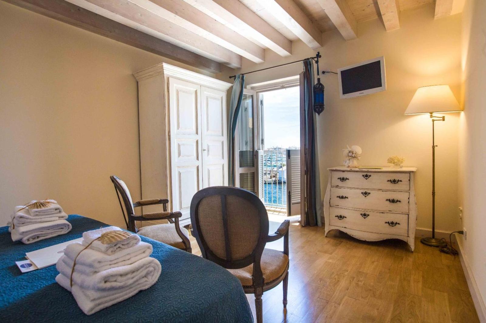 Classic Double Room Beach View
