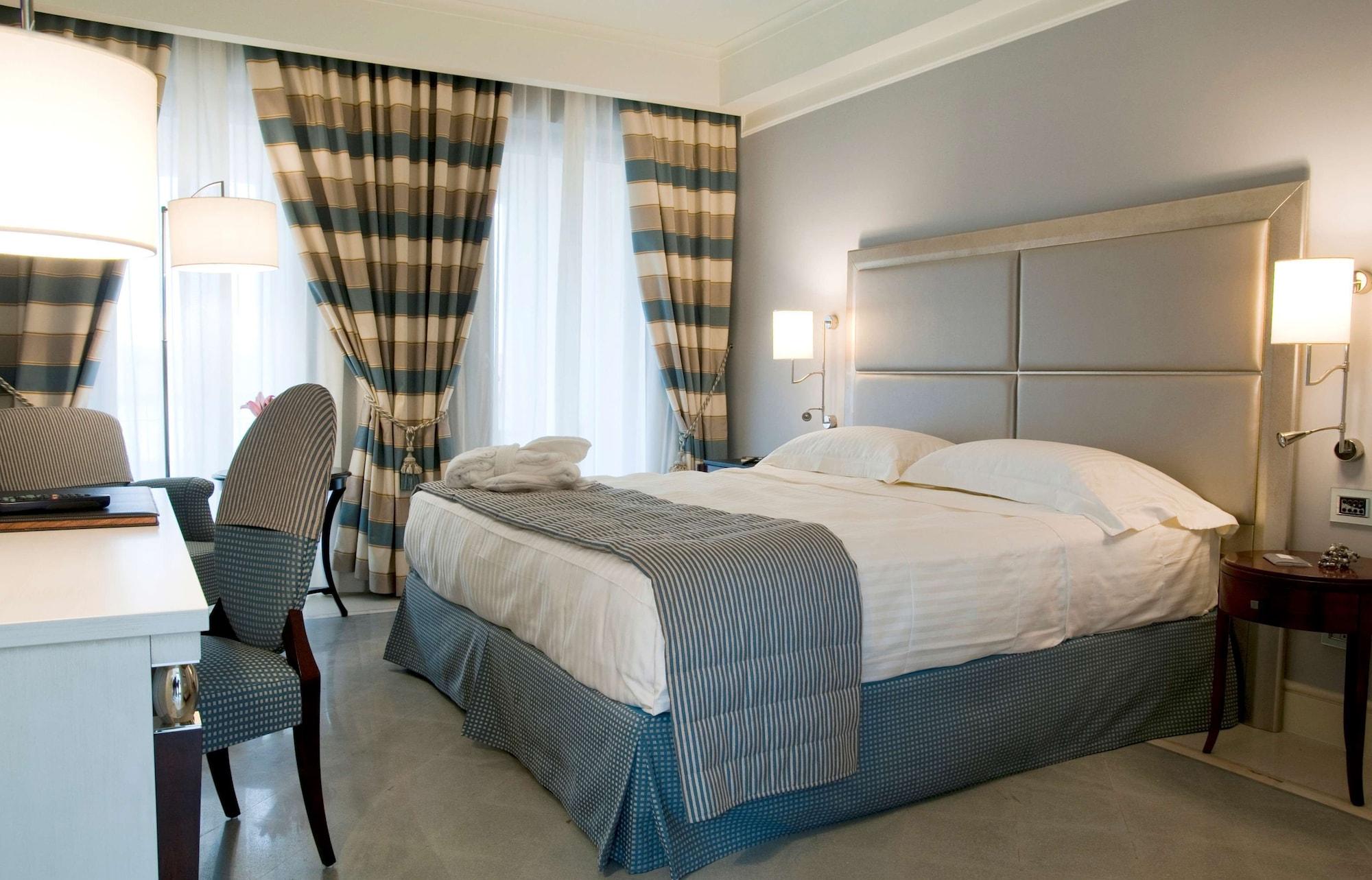 Comfort Queen Room