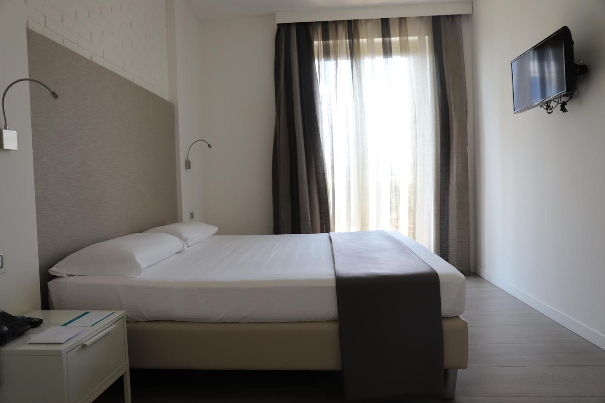 Comfort Double Room lateral Sea View
