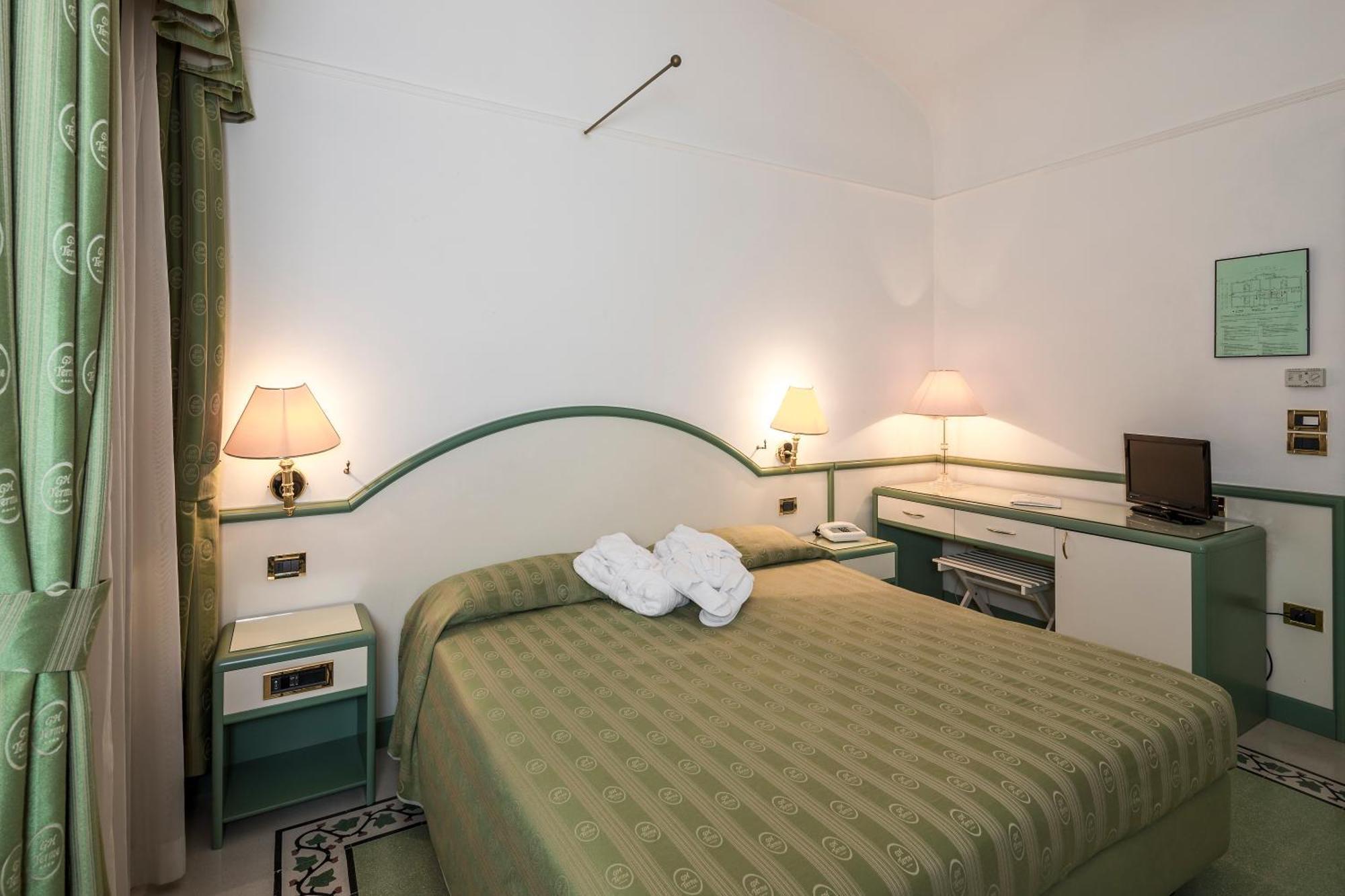 Elite Quadruple Room