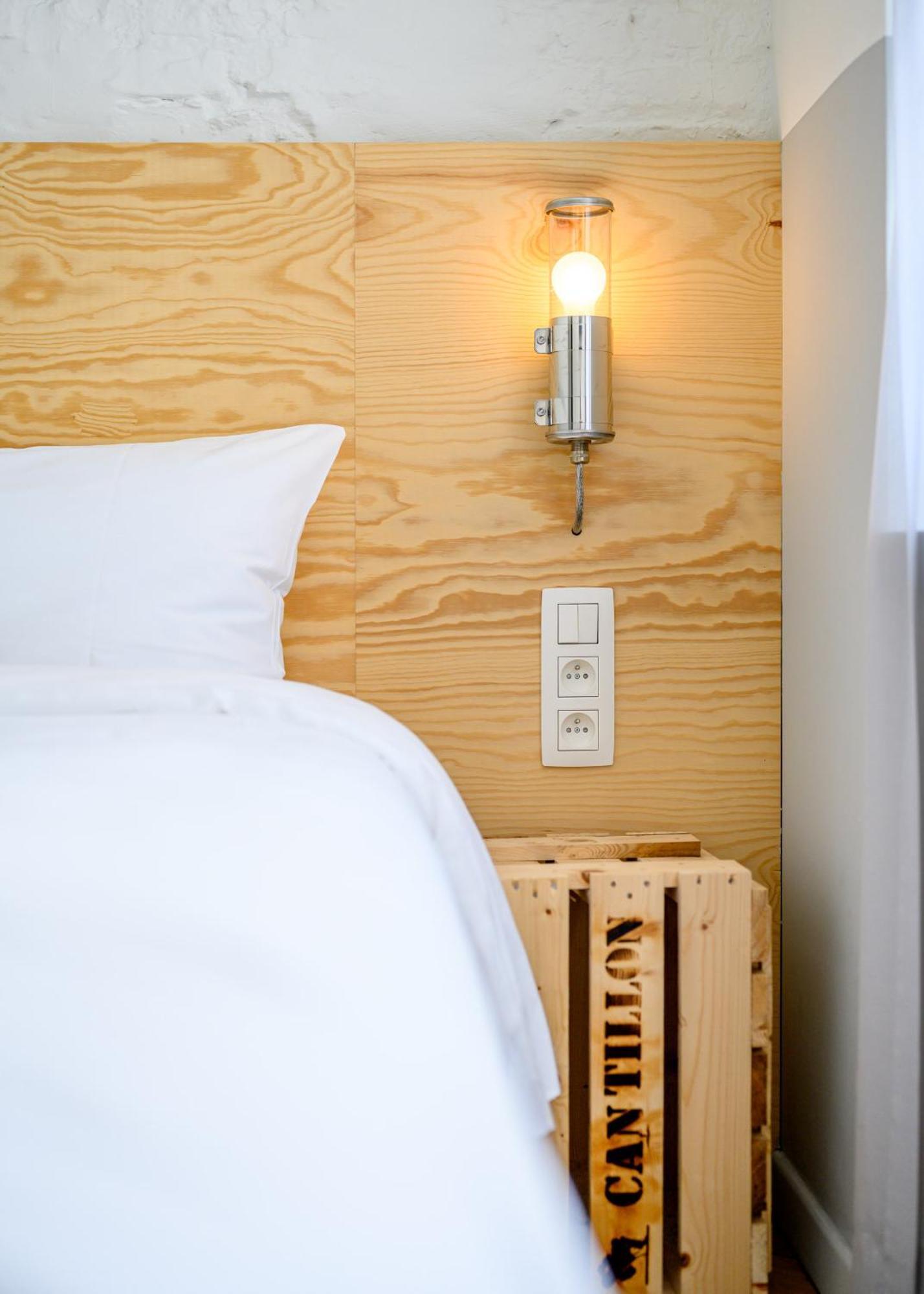 Shoebox Single Room