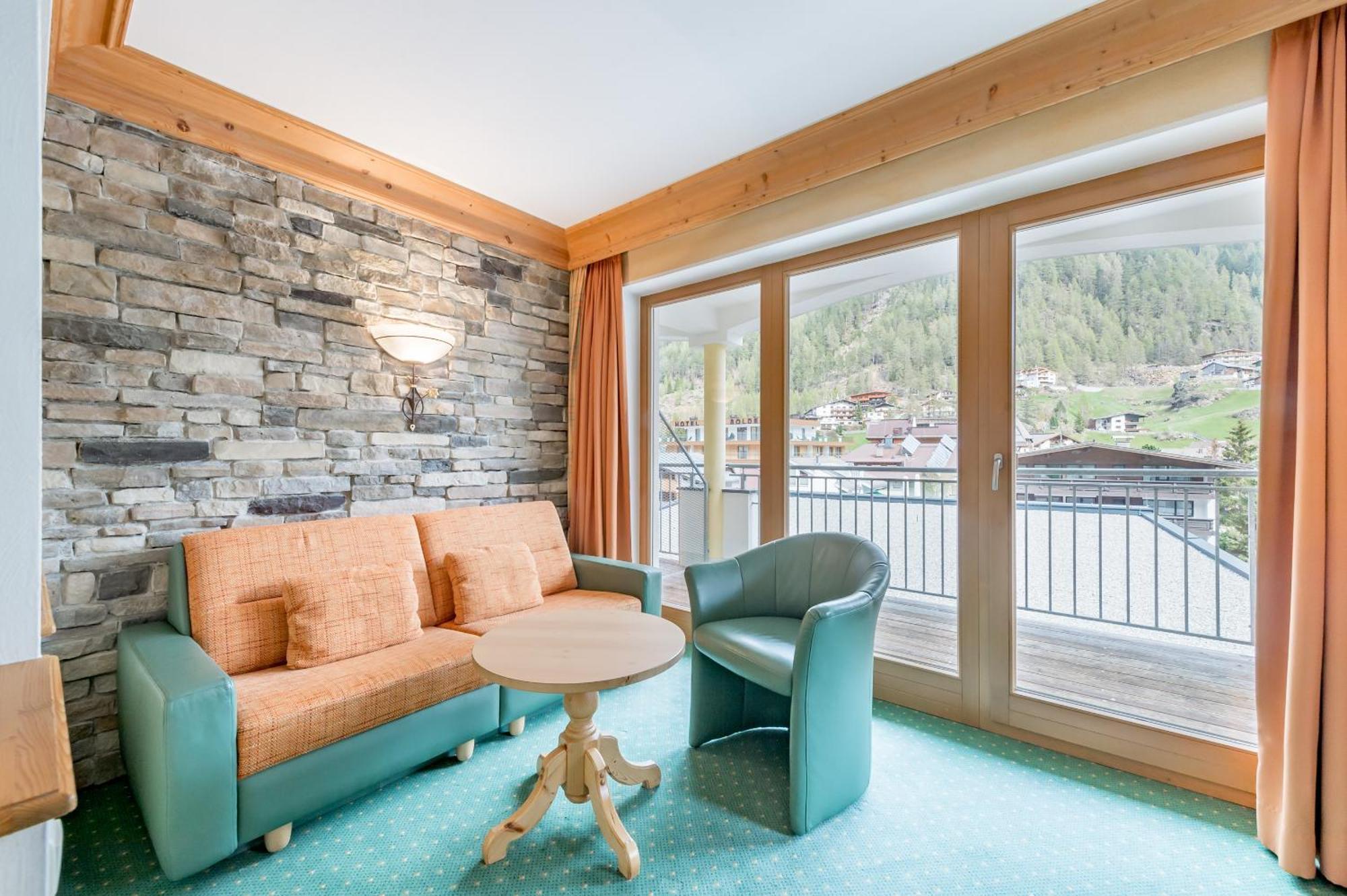 Family Room with Balcony,1614786286:JPEG