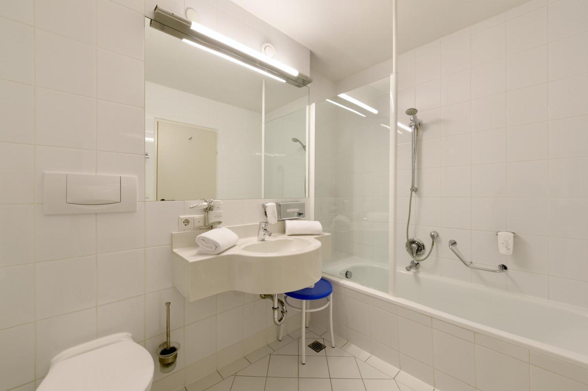 Twin Room,1216769095:JPEG