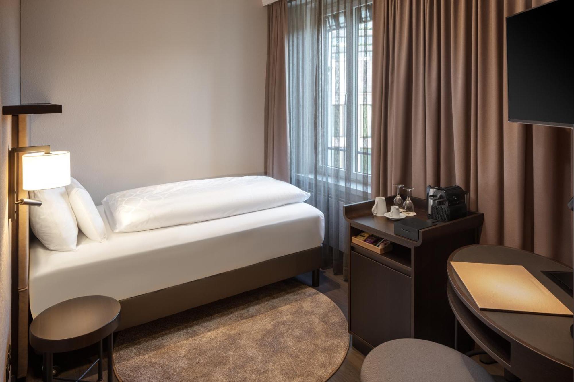 Single Room,1216772335:JPEG
