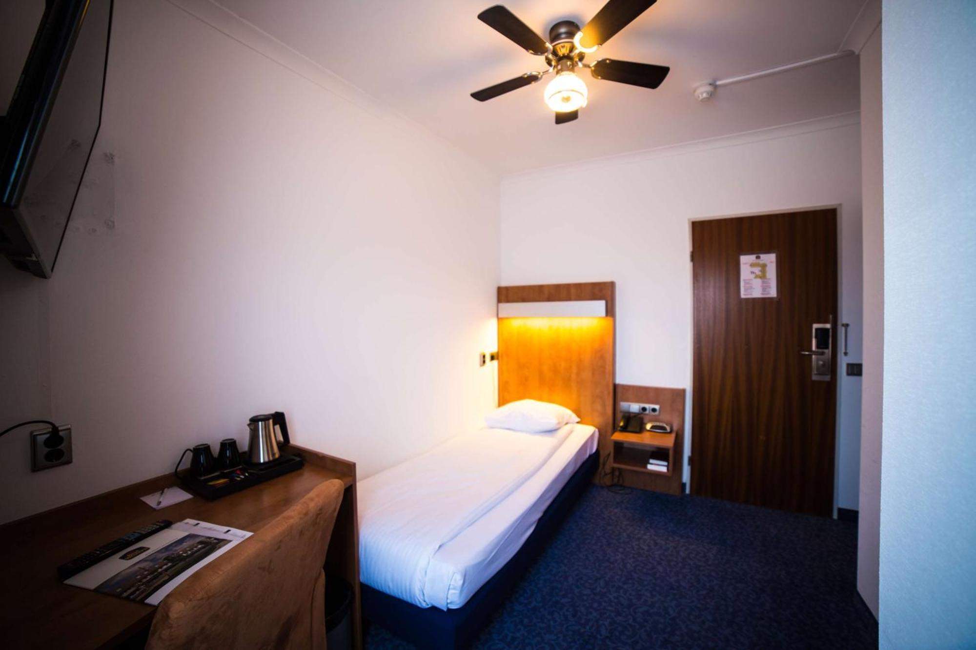 Single Room Single Bed Non-Smoking