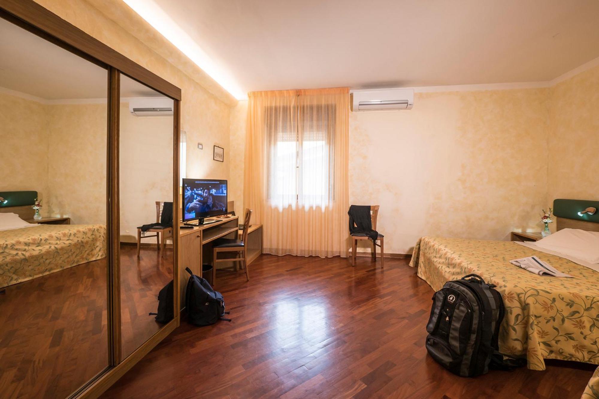 Classic Triple Room