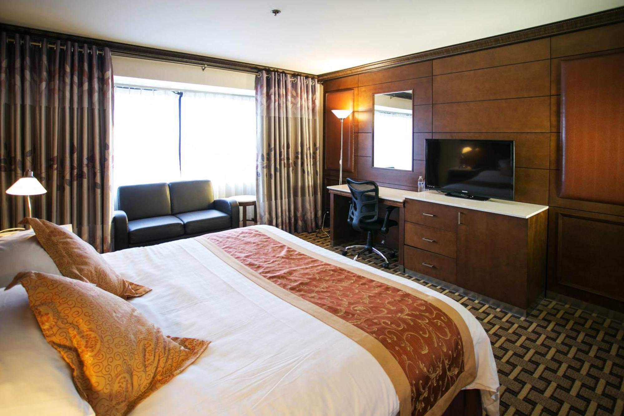 Luxury King Room