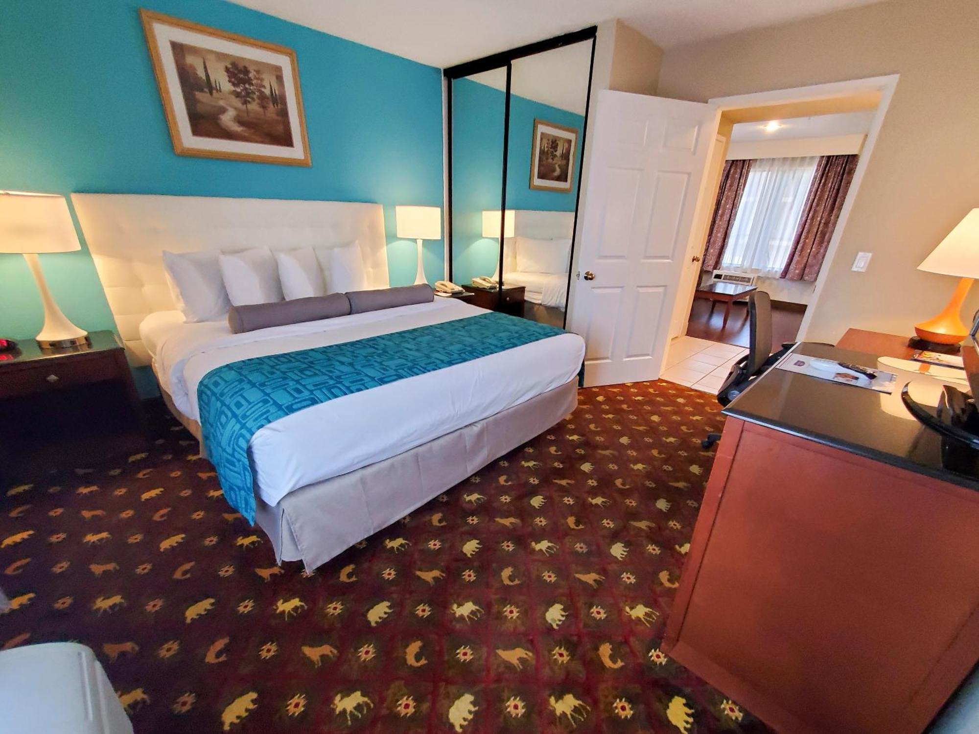 Two-Bedroom Suite,1217019415:JPEG