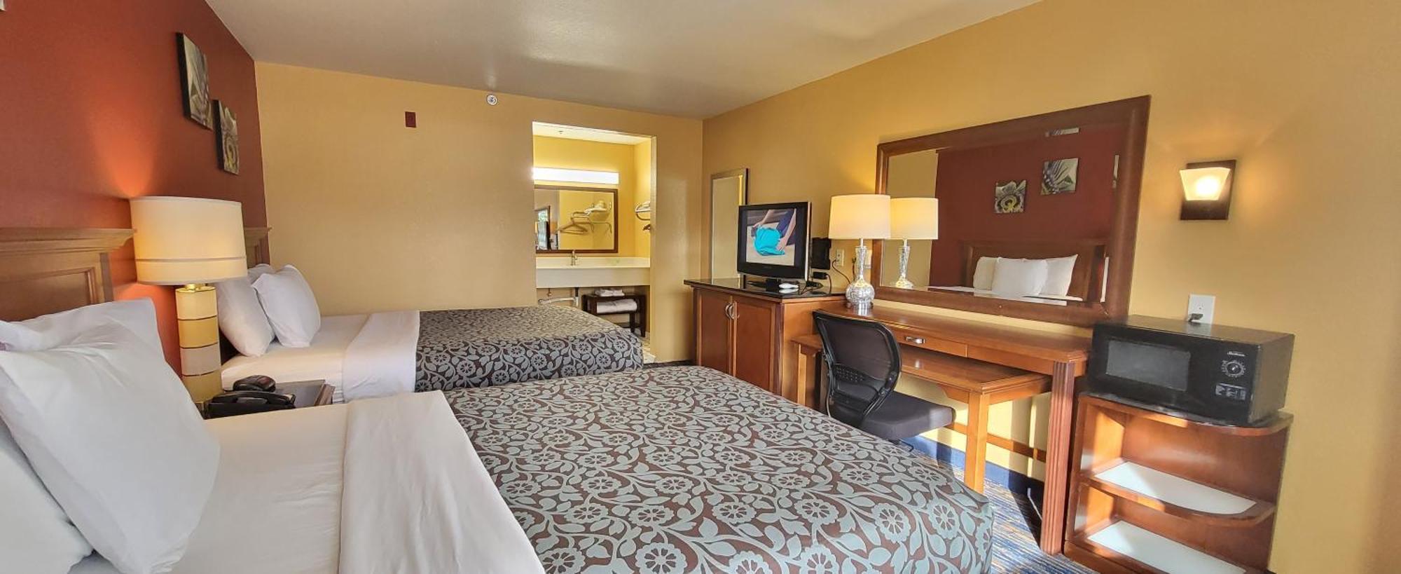 Deluxe Queen Room Two Queen Beds Non-Smoking