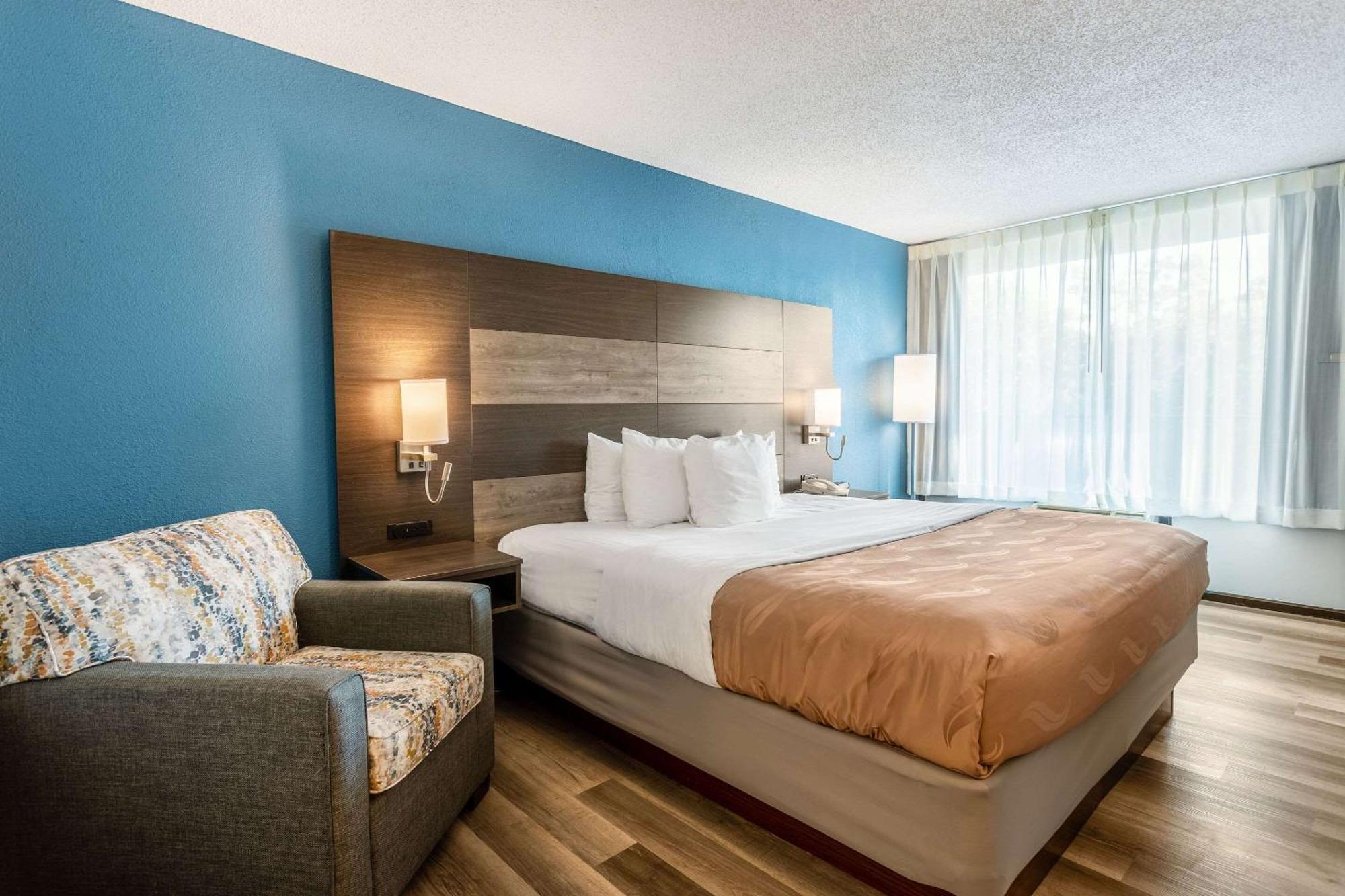 King Room Roll Shower Accessible or Non Smoking
