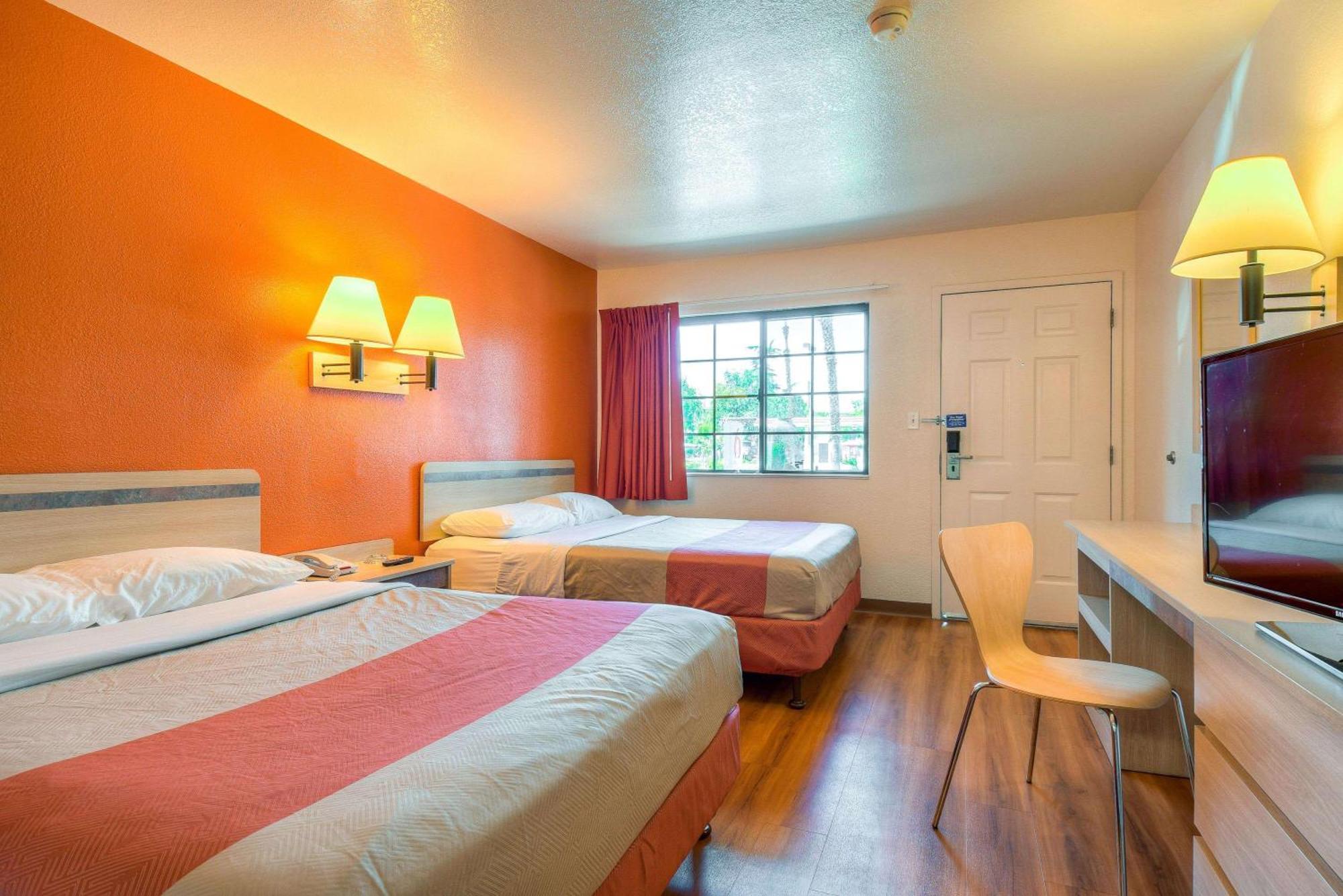 Queen Room Two Queen Beds Disability Access Roll Shower