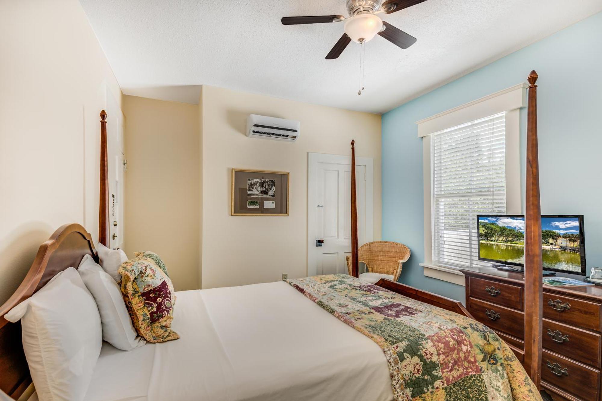 Queen Room