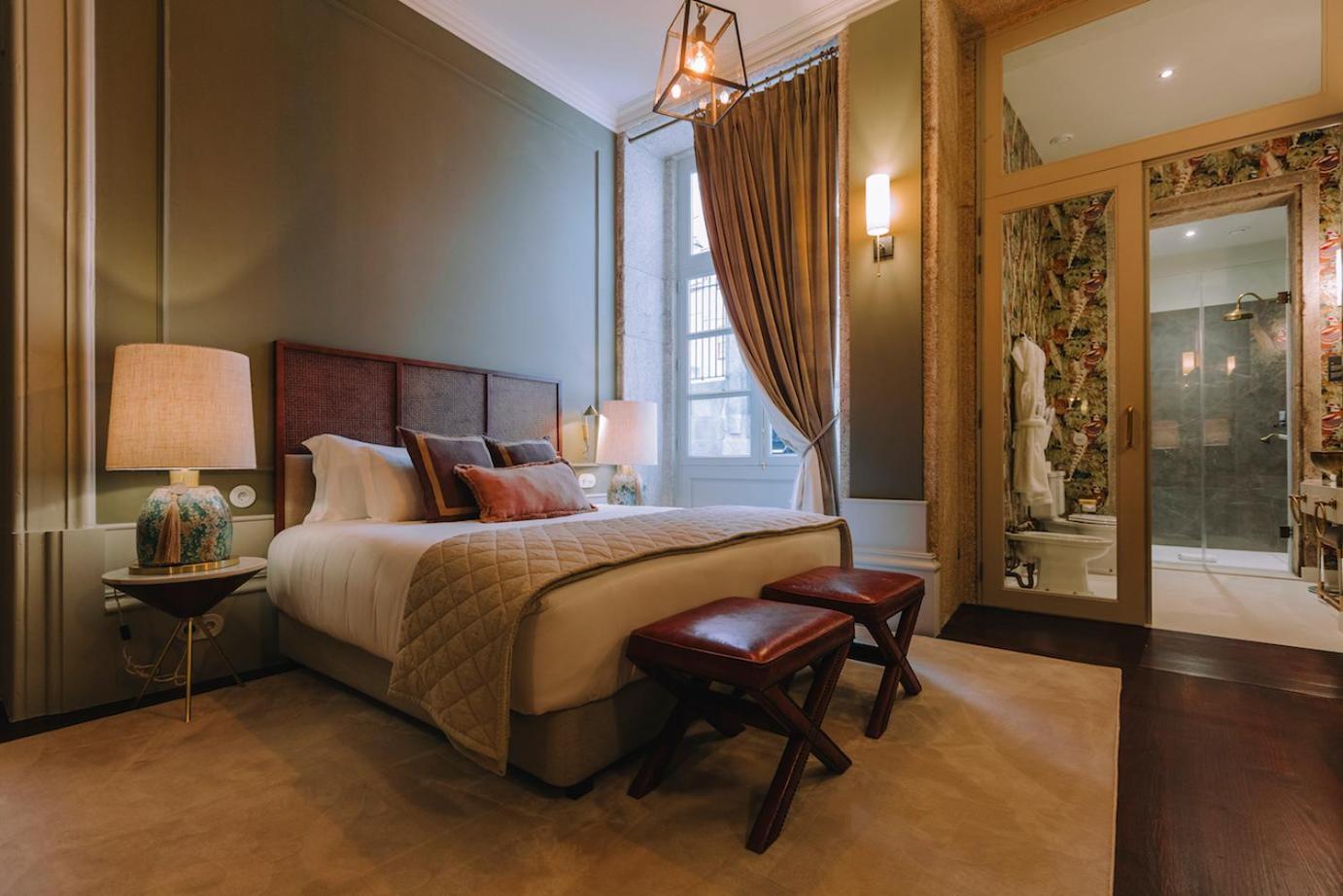 Deluxe Double Room Bath