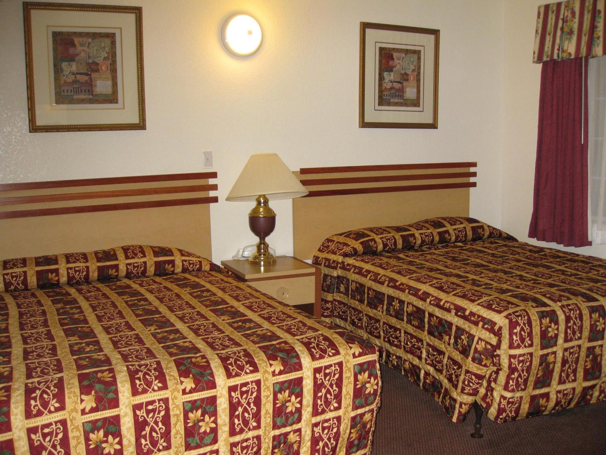 Deluxe Double Room Two Double Beds Kitchen