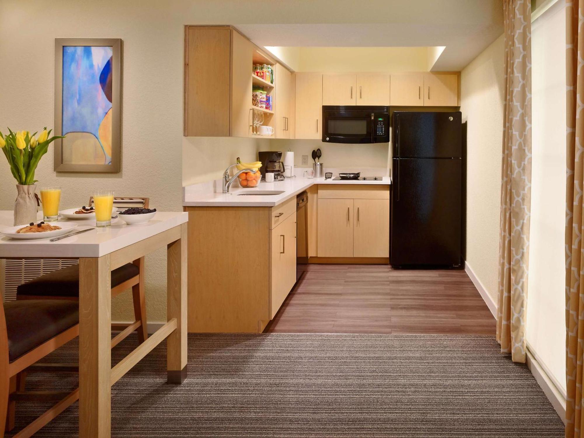 One-Bedroom King Suite Non-Smoking