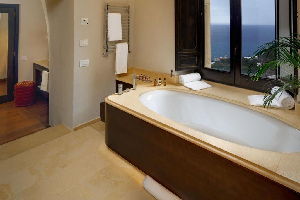 Loft Suite Sea View