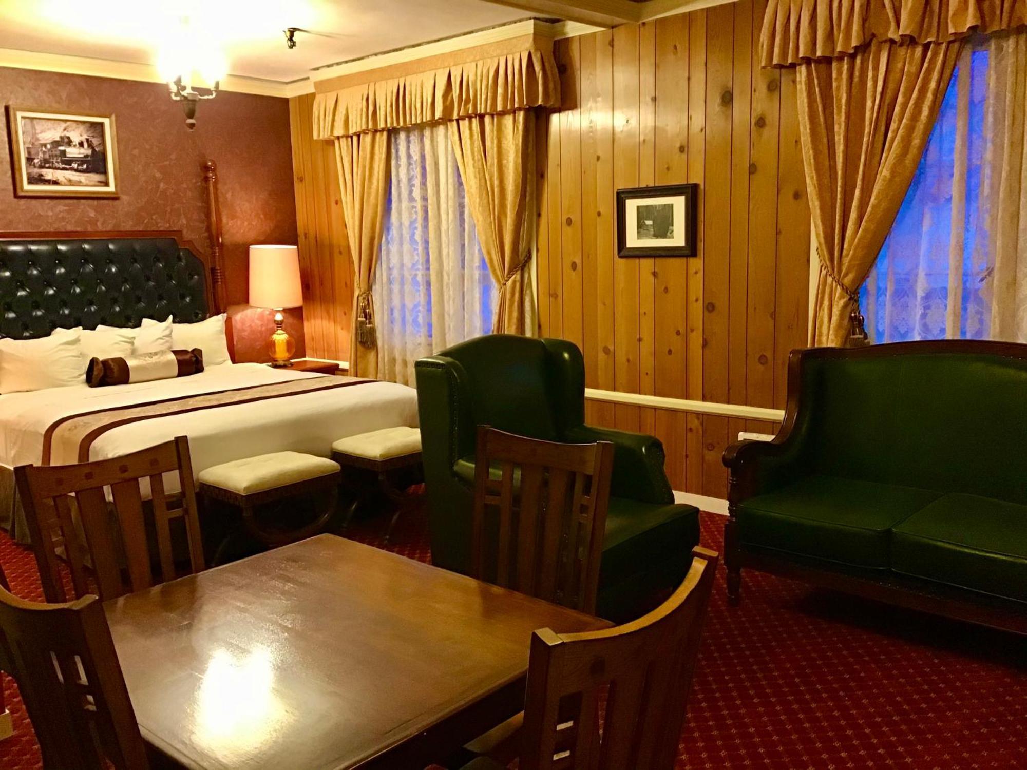 Presidential Suite Non-Smoking