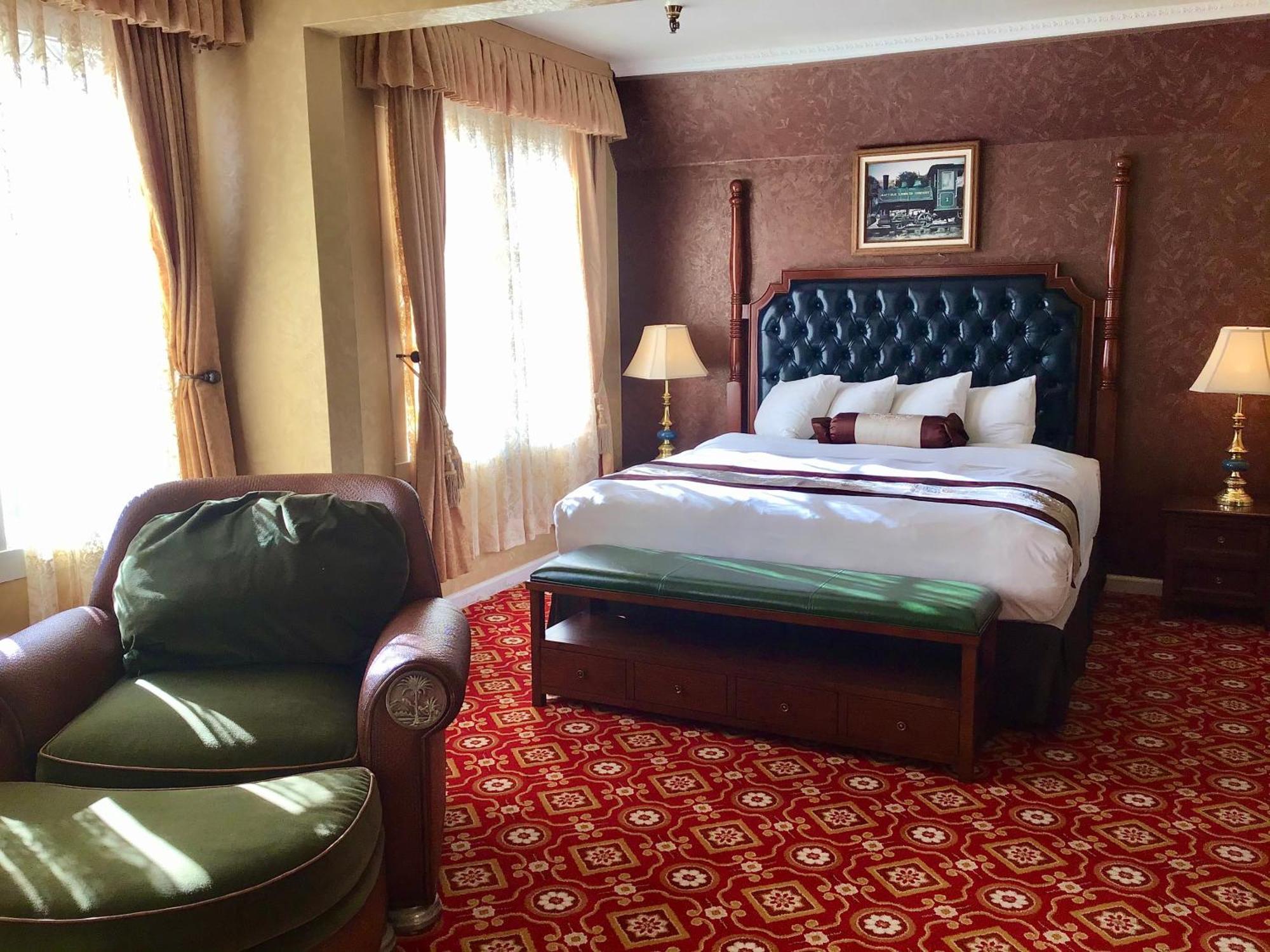 Honeymoon Suite Non-Smoking