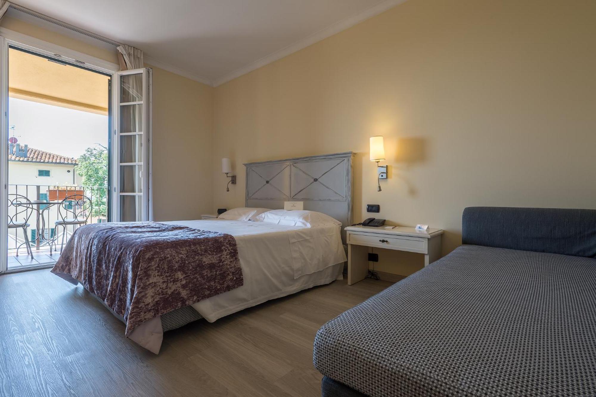Deluxe Triple Room Balcony