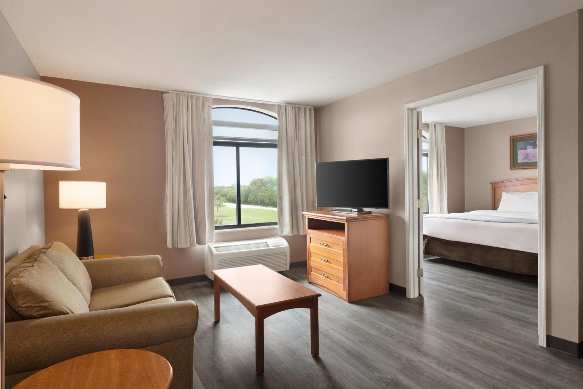 One-Bedroom King Suite Non-Smoking