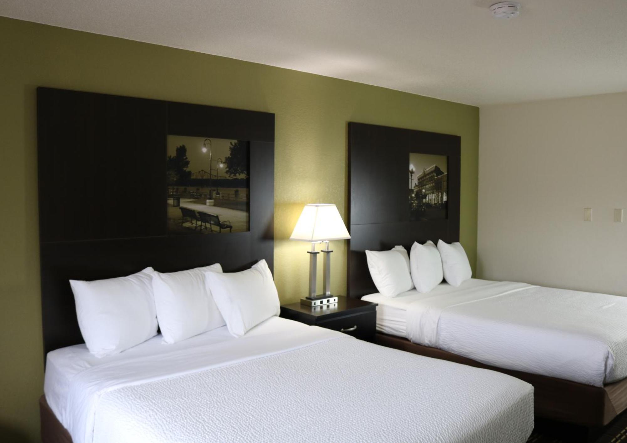 Queen Room Two Queen Beds Non-Smoking