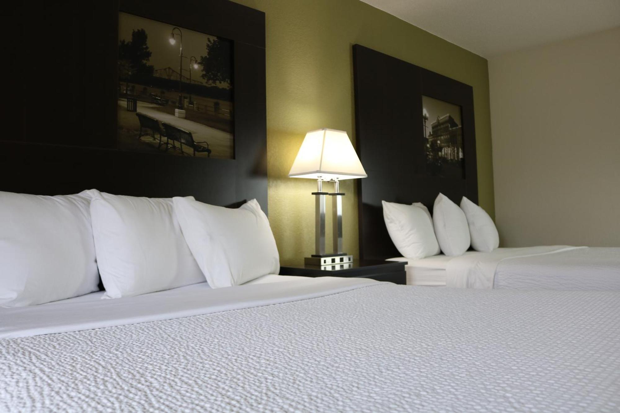 Queen Room Two Queen Beds Non-Smoking