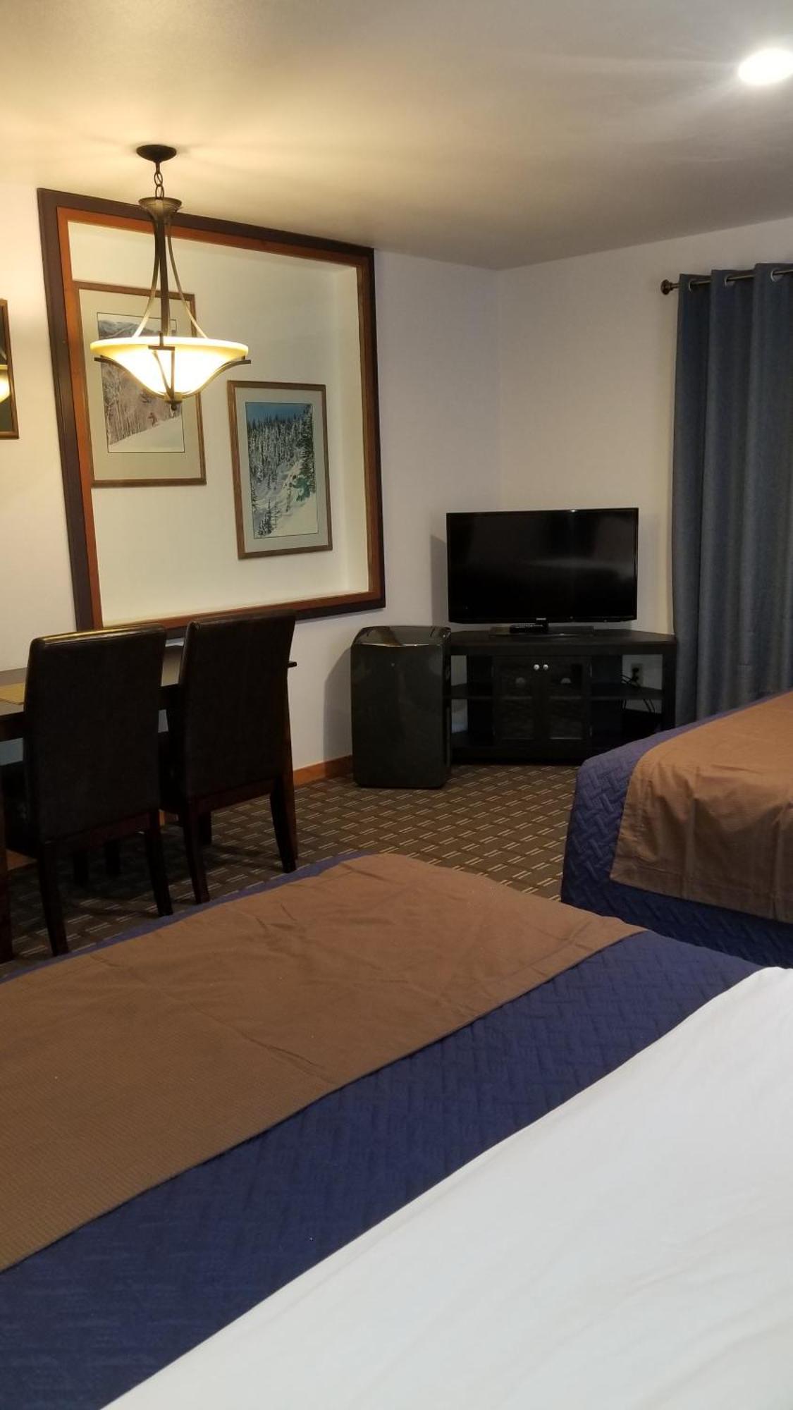 Queen Room Two Queen Beds