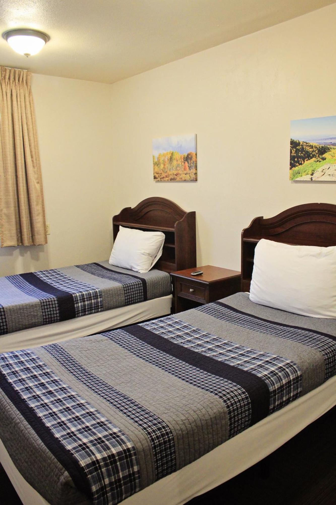 Three-Bedroom House,1281596236:JPEG