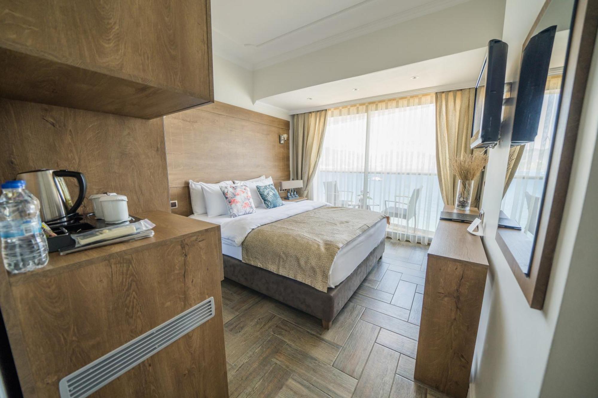 Standard Room Direct Sea View