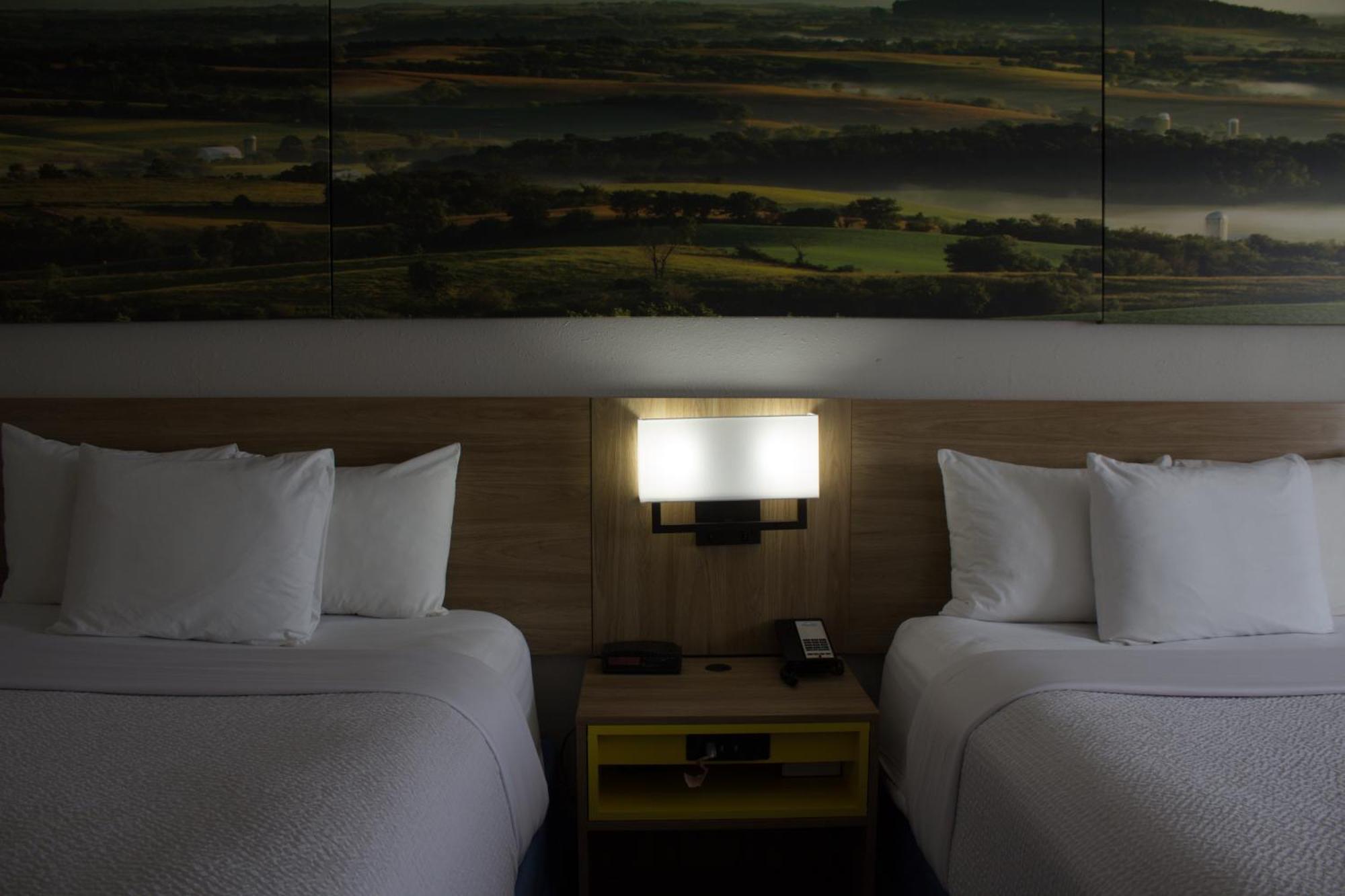 Queen Room Two Queen Beds Non-Smoking