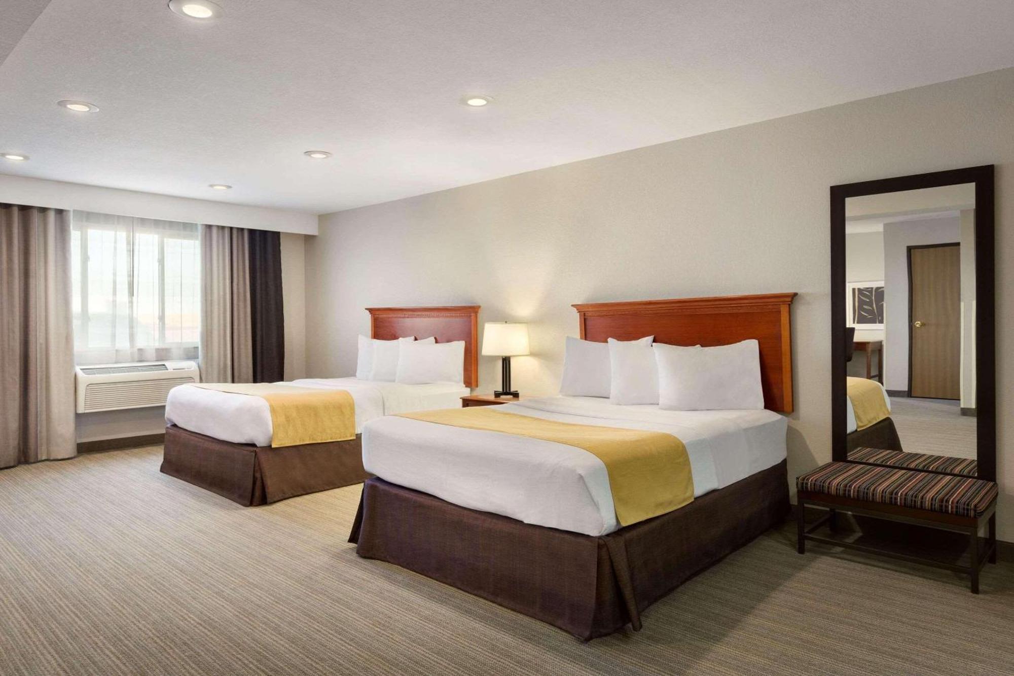 Queen Room Two Queen Beds