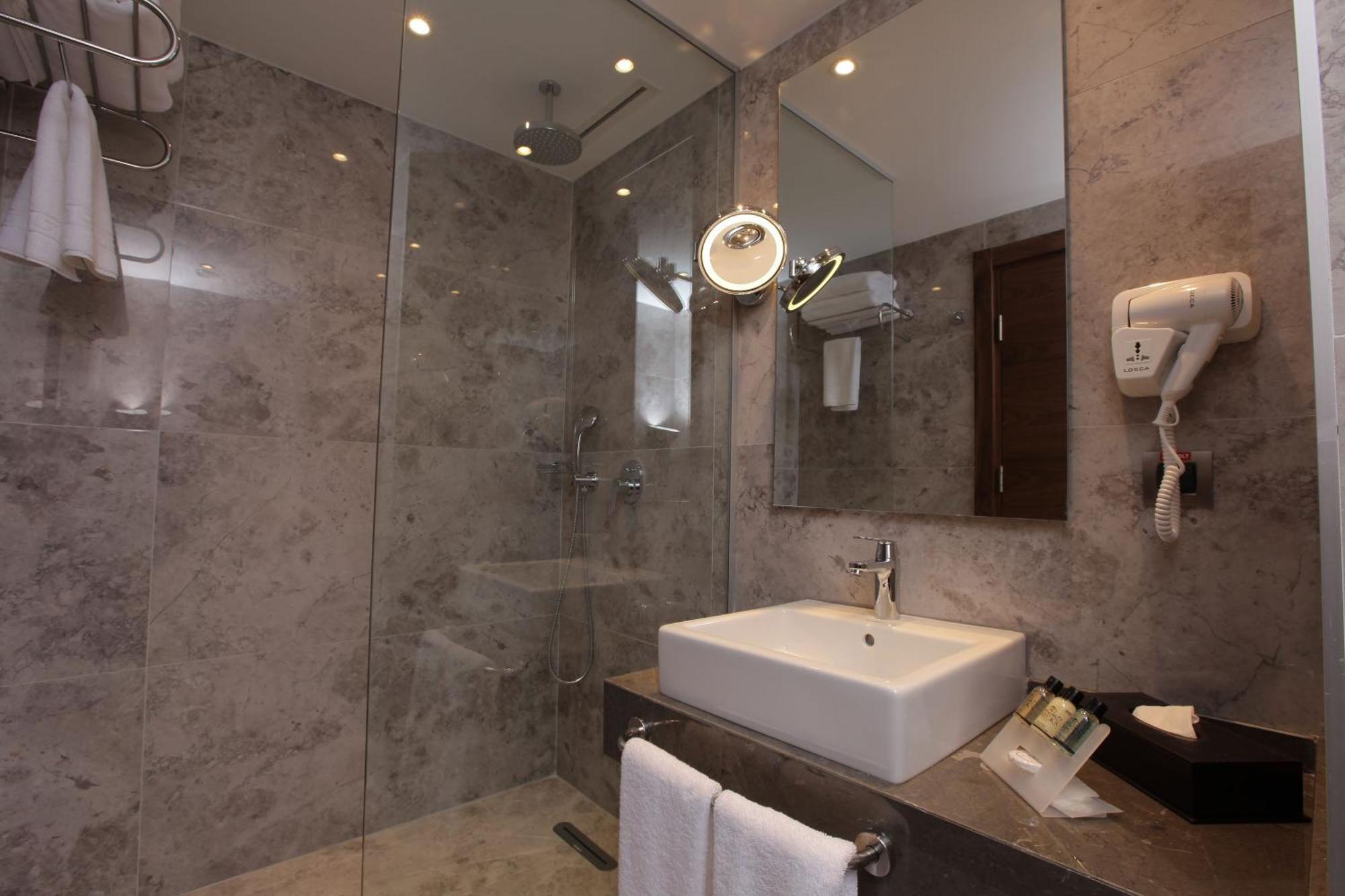 Superior King Room