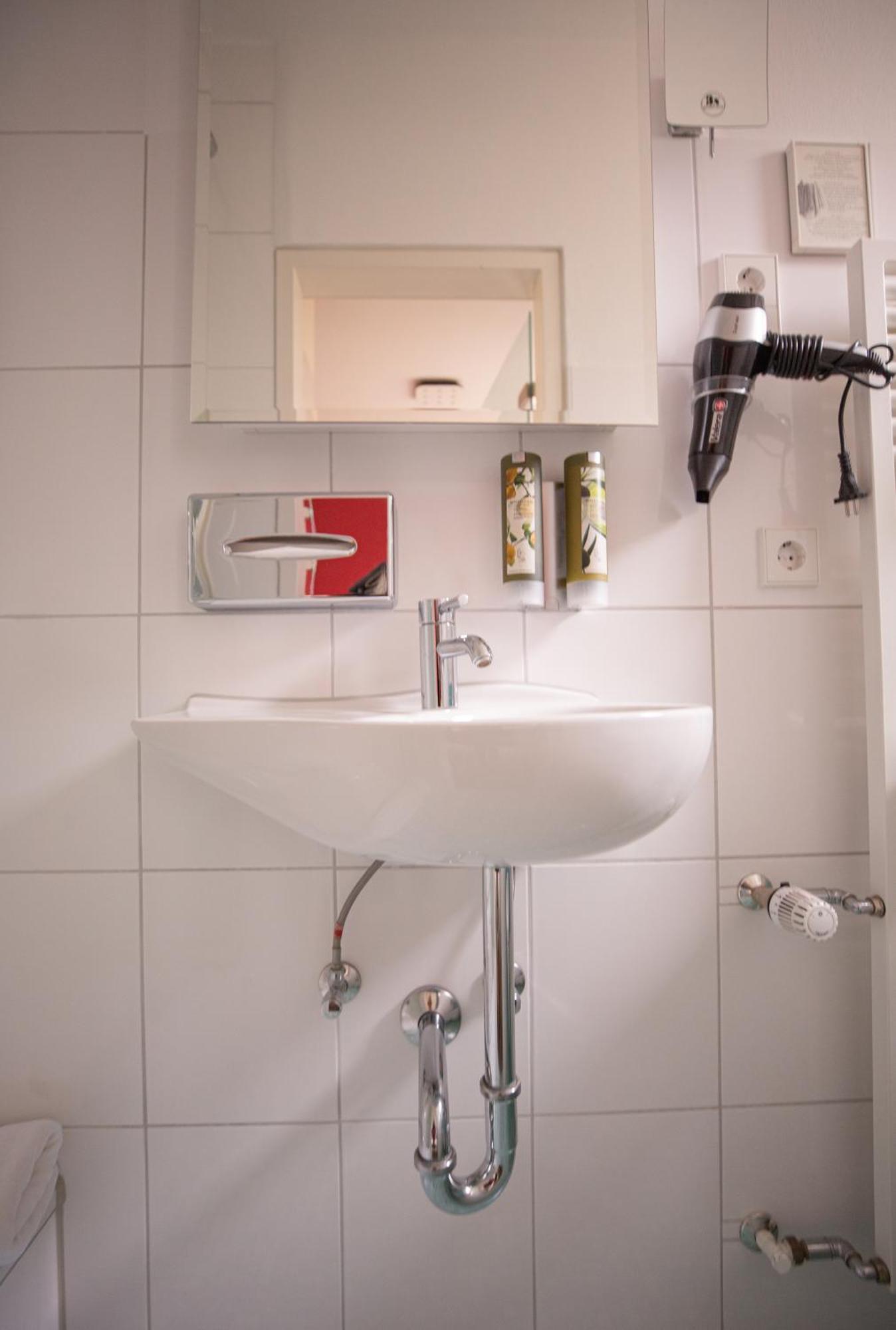 Small Single Room