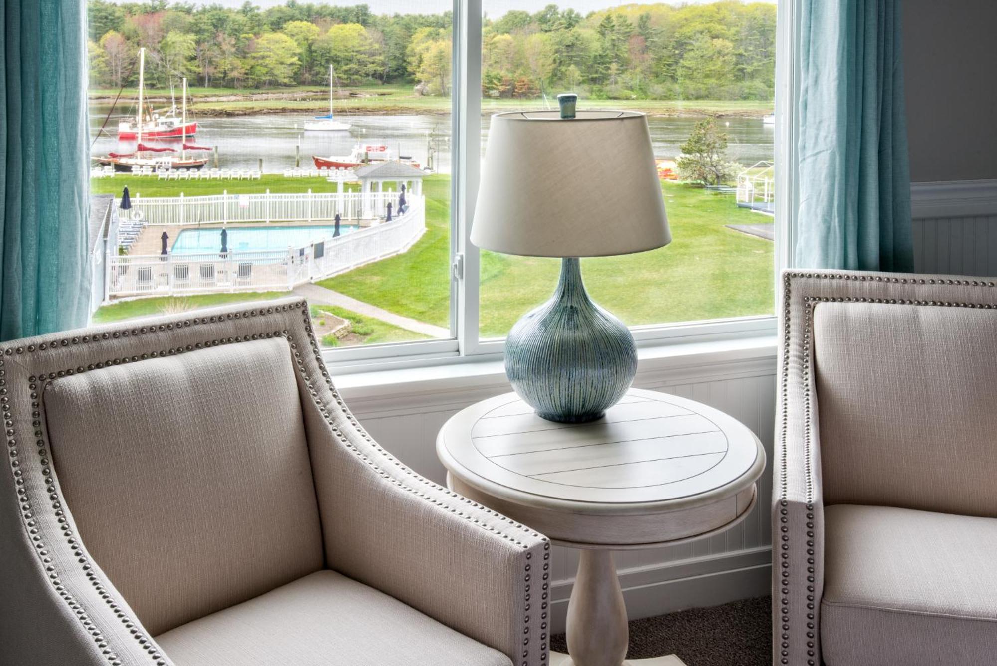 Carriage House Queen Waterview