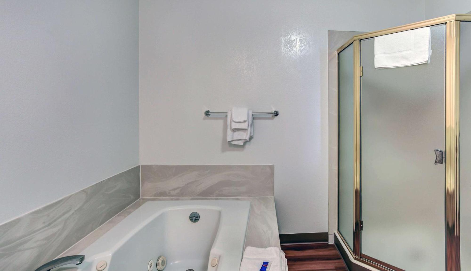 Queen Suite