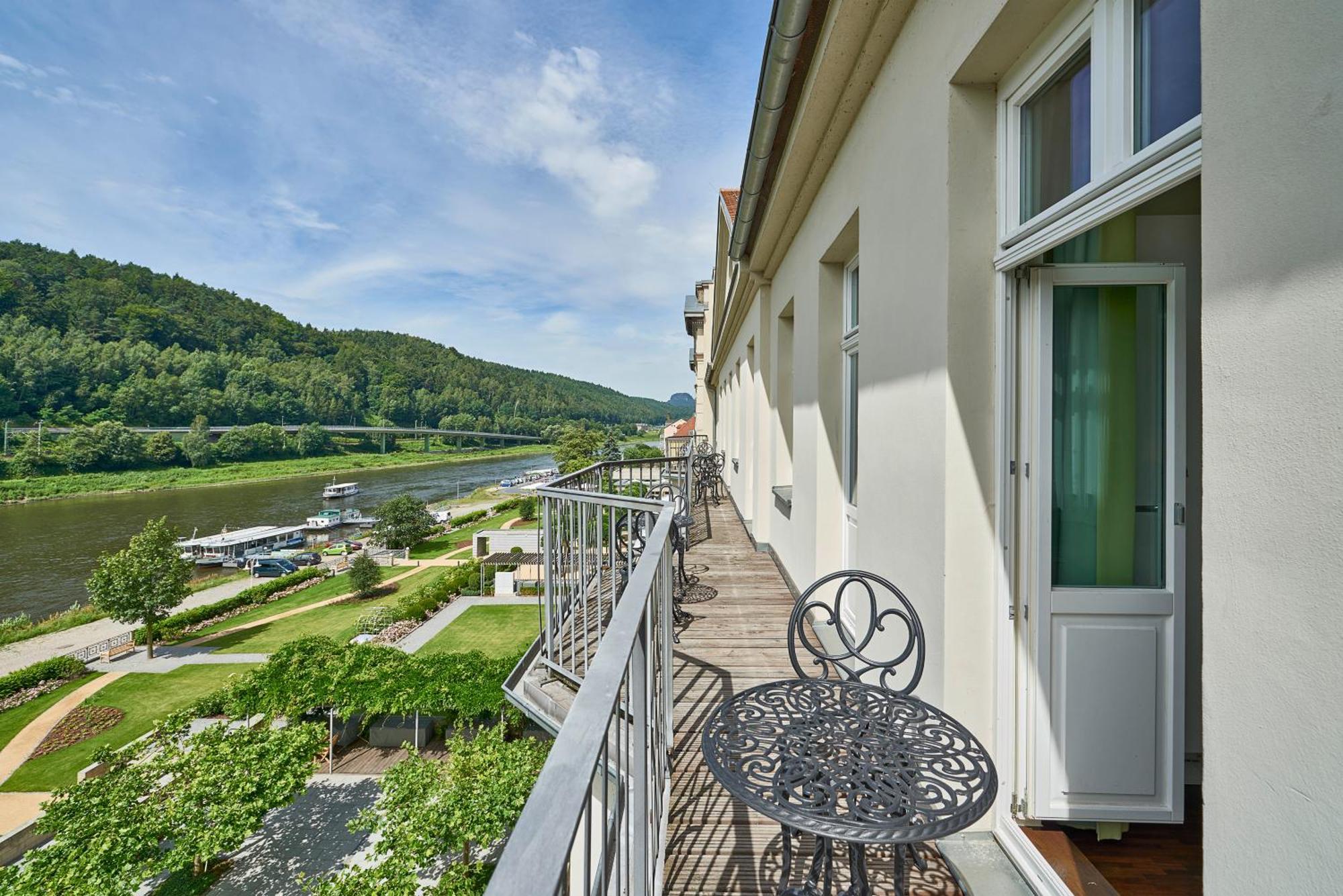 Deluxe Single Room River Side