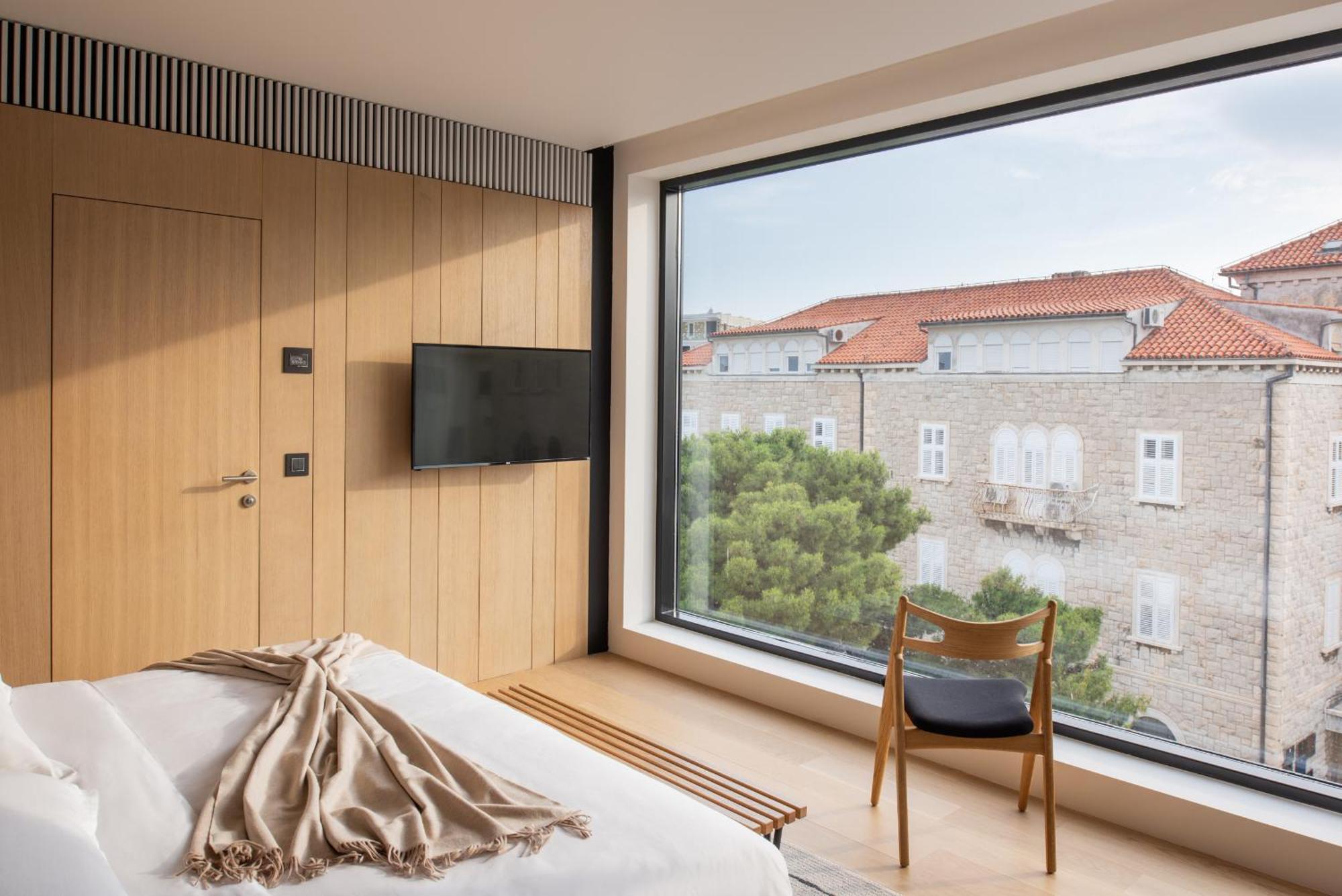 Deluxe Panoramic Double Room City View