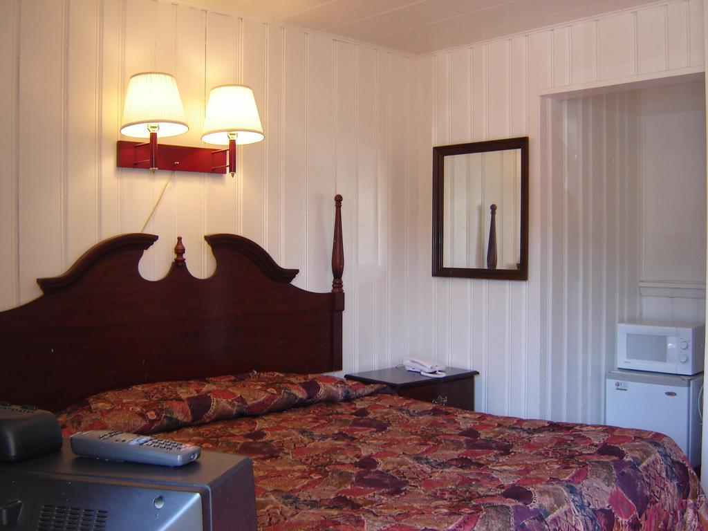 King Room with One King Bed