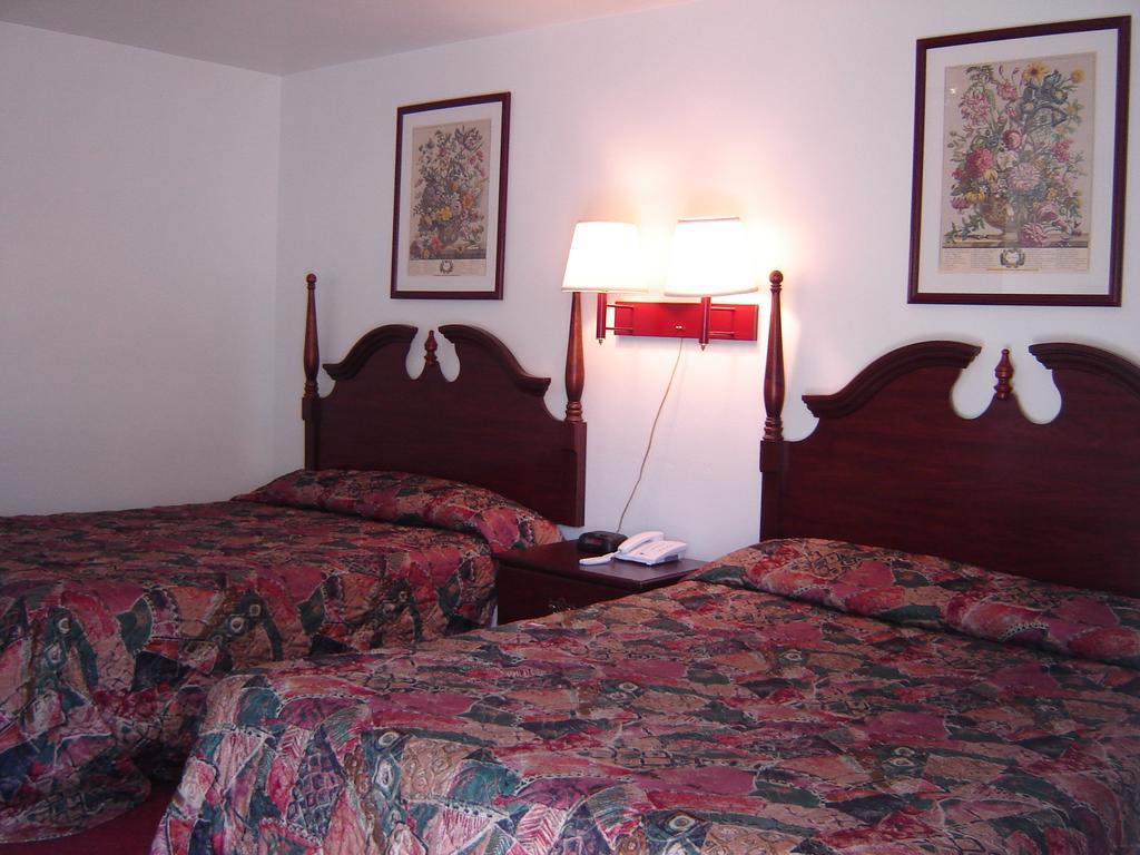 Queen Room Two Queen Beds
