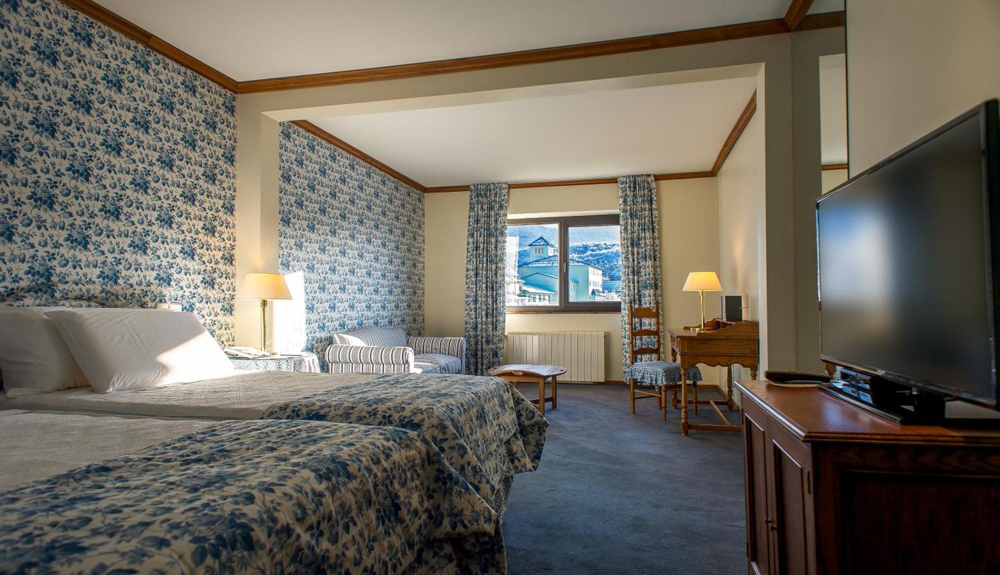 Junior Suite Mountain View
